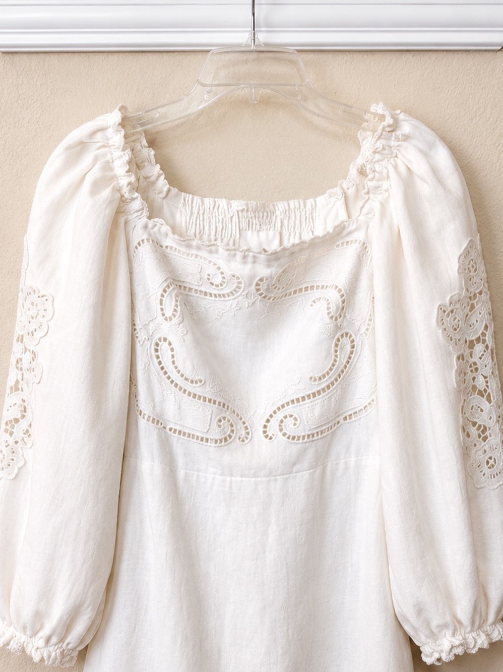FARM Rio White Mini Dress with Lace Balloon Sleeves - Picture 6 of 10